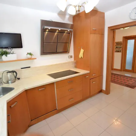 Apartmán Pretty In With Garden, Balcony, Parking Poděbrady