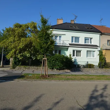 Apartmán Pretty In With Garden, Balcony, Parking *